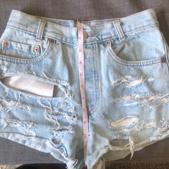 Levi’s shorts - Picture 3 of 4